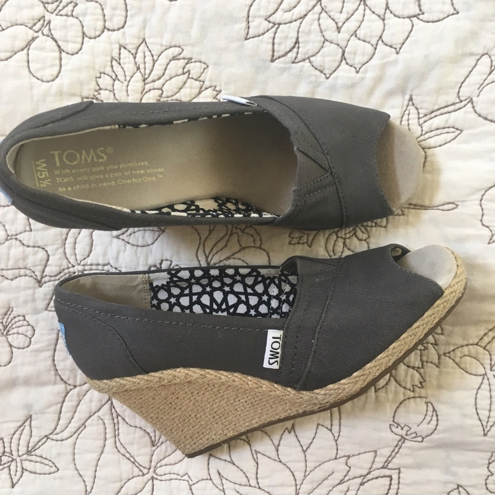 TOMS Grey Peep Toe Wedges - 5.5 - Picture 6 of 6